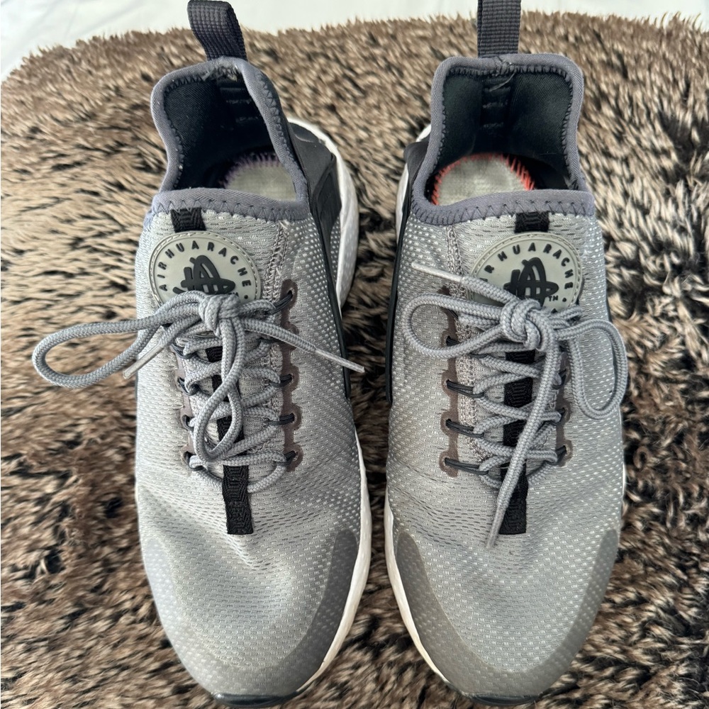 Women’s Grey Nike Huaraches